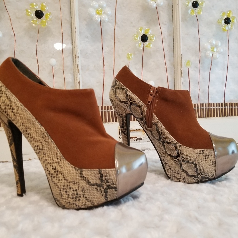 Lady Luxe brown women's shoes, size 6